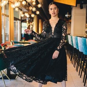 Elegant Black Midi Dress